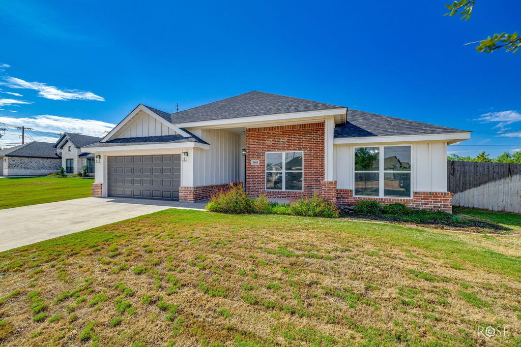 Image 4 of property listing at 3665 Dominion Ridge, San Angelo, TX 76904