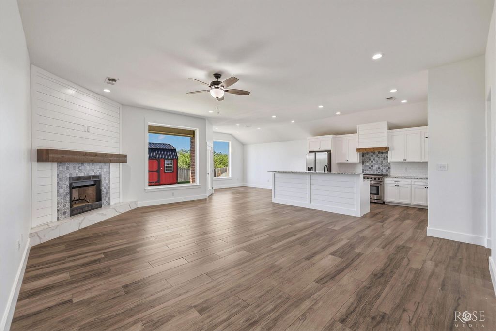 Image 7 of property listing at 3665 Dominion Ridge, San Angelo, TX 76904