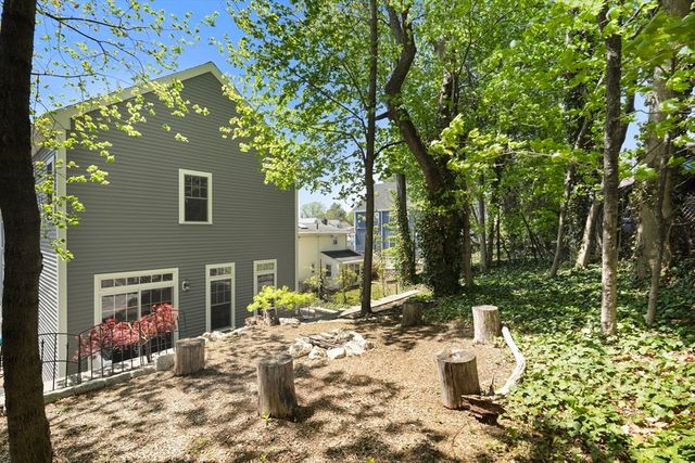 33 Charles St. 33, Watertown, MA 02472