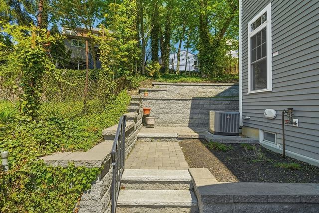33 Charles St. 33, Watertown, MA 02472