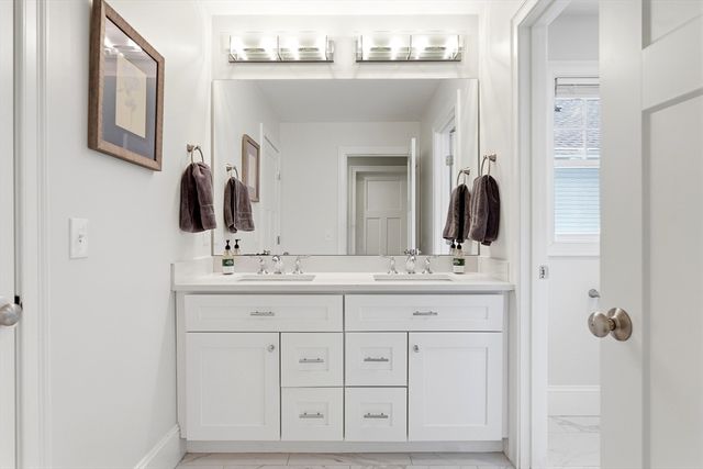 33 Charles St. 33, Watertown, MA 02472