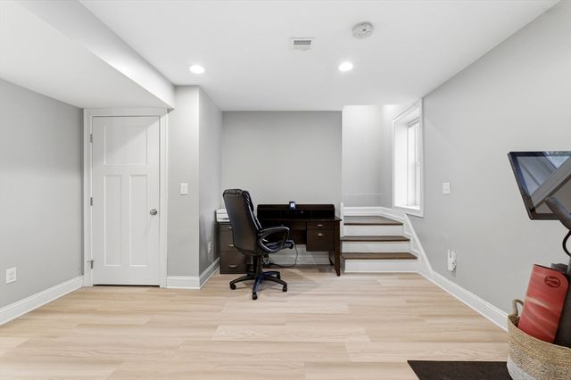 33 Charles St. 33, Watertown, MA 02472