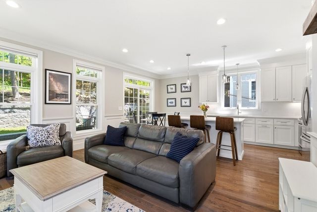 33 Charles St. 33, Watertown, MA 02472