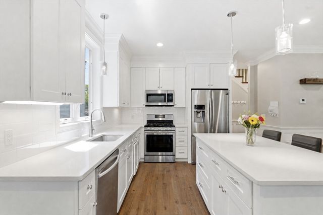 33 Charles St. 33, Watertown, MA 02472