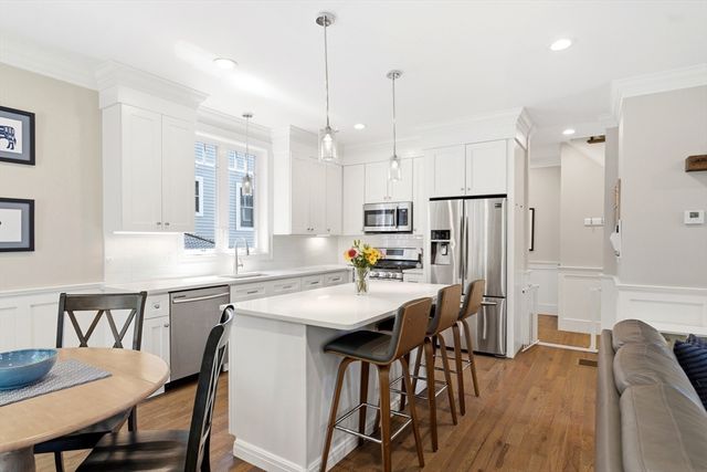 33 Charles St. 33, Watertown, MA 02472