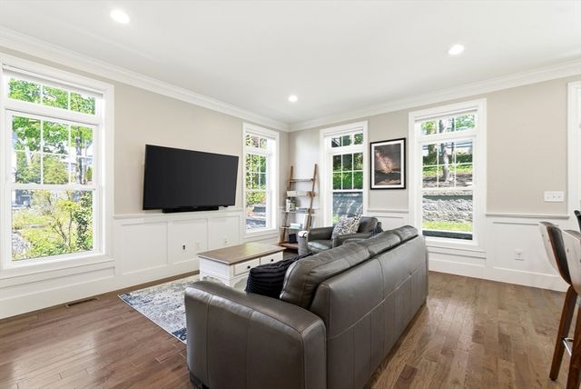 33 Charles St. 33, Watertown, MA 02472