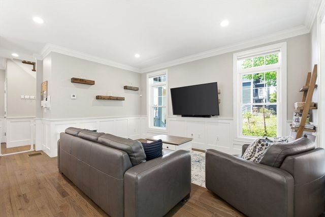 33 Charles St. 33, Watertown, MA 02472