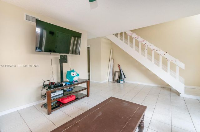 846 NW 81st Ter 6, Plantation, FL 33324