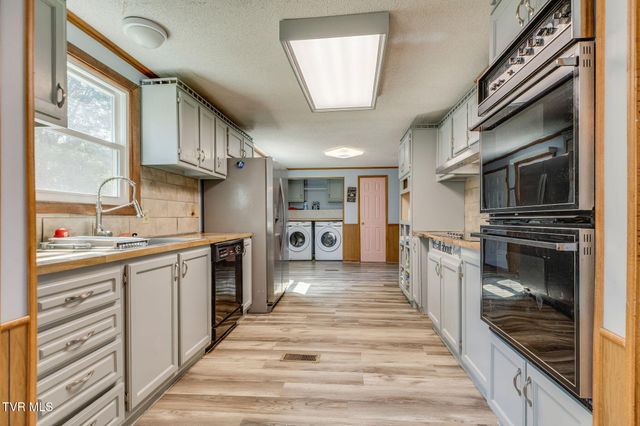 353 Center Drive, Blountville, TN 37617