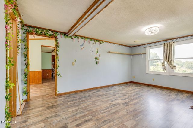 353 Center Drive, Blountville, TN 37617