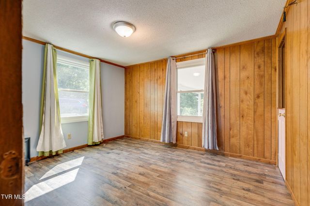 353 Center Drive, Blountville, TN 37617