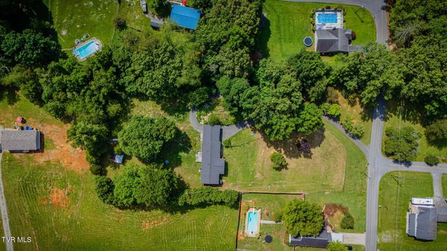 353 Center Drive, Blountville, TN 37617
