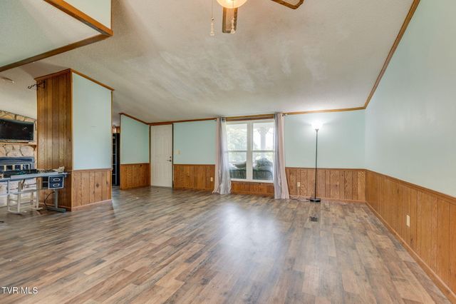 353 Center Drive, Blountville, TN 37617
