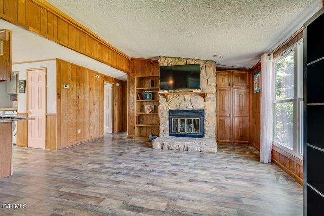 353 Center Drive, Blountville, TN 37617