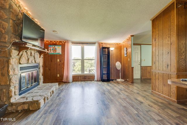 353 Center Drive, Blountville, TN 37617