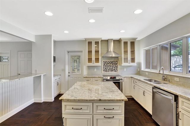1322 S SUMMERLIN AVENUE, Orlando, FL 32806