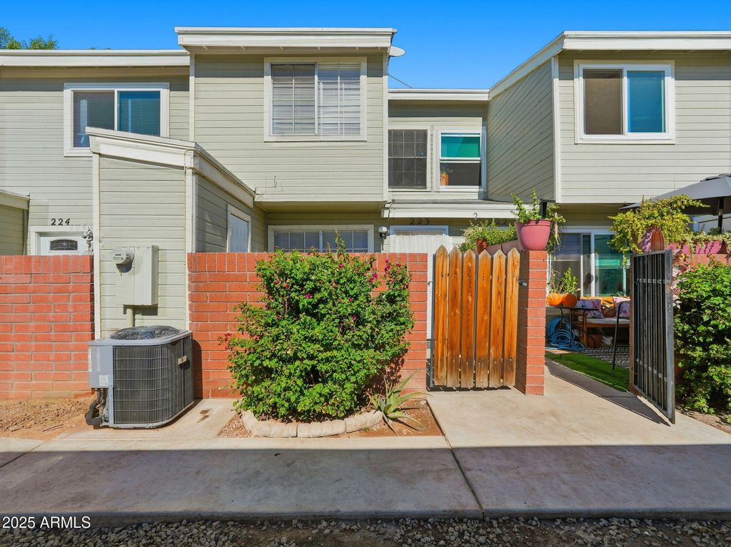 510 N Alma School Road 223, Mesa, AZ 85201