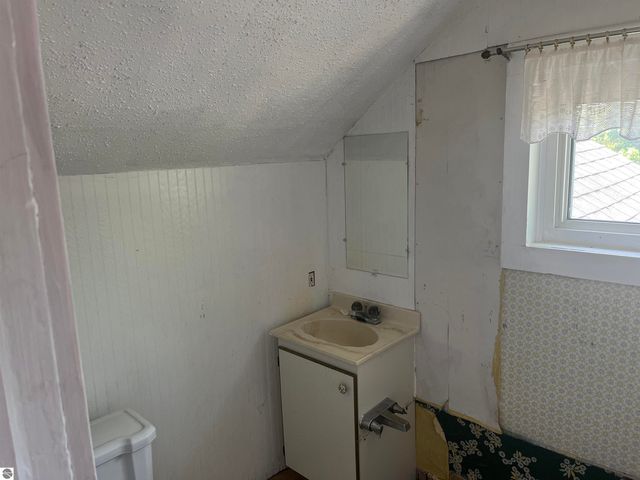 200 Second Avenue, Tawas City, MI 48763