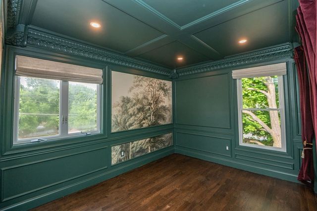 82 Webb St 2L, Salem, MA 01970