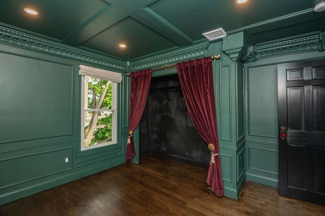 82 Webb St 2L, Salem, MA 01970
