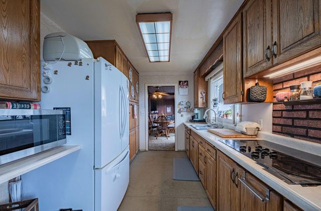 905 W Blanco Road, Salinas, CA 93908