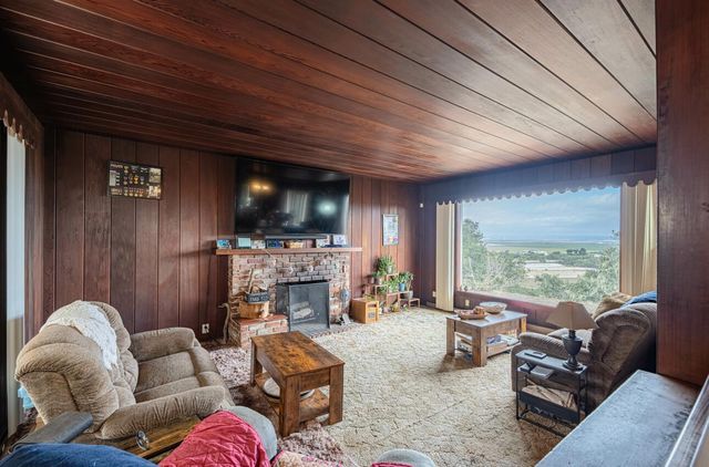 905 W Blanco Road, Salinas, CA 93908