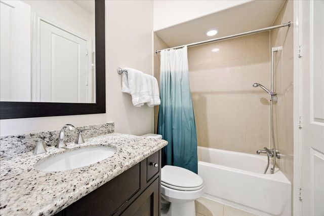 10950 Wrenwood Green, Houston, TX 77043