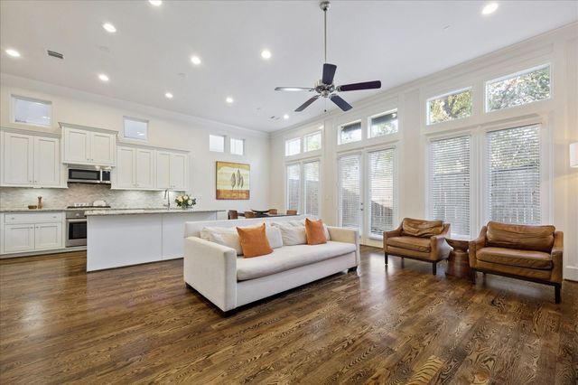 10950 Wrenwood Green, Houston, TX 77043