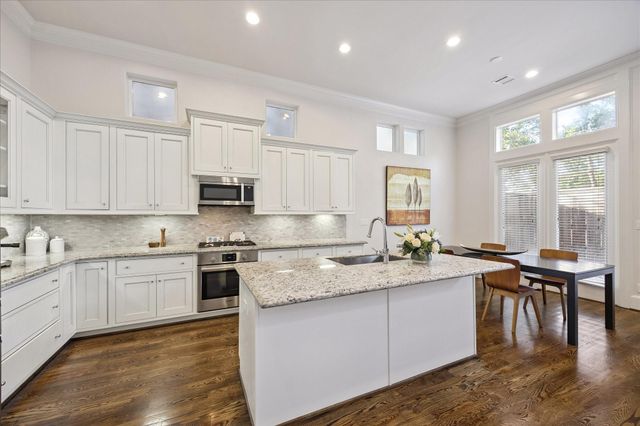 10950 Wrenwood Green, Houston, TX 77043