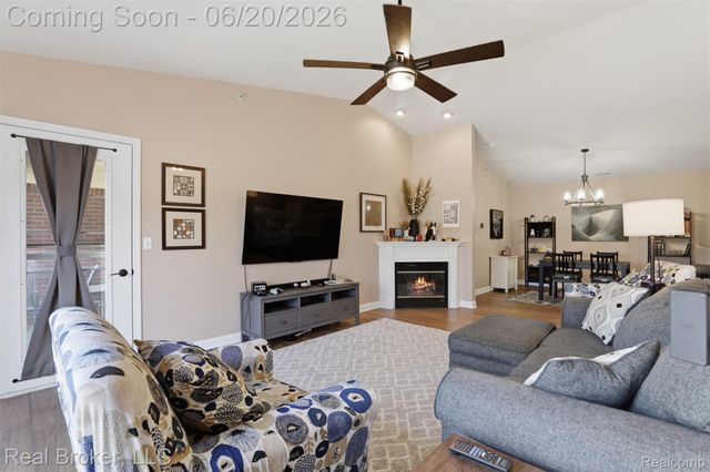 29717 Nottingham Circle, Livonia, MI 48152