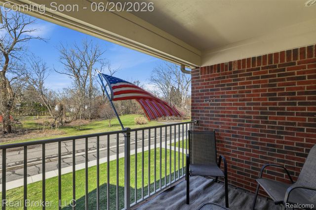 29717 Nottingham Circle, Livonia, MI 48152