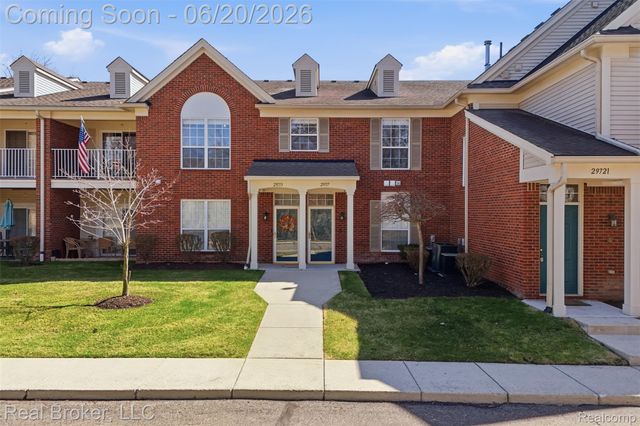 29717 Nottingham Circle, Livonia, MI 48152