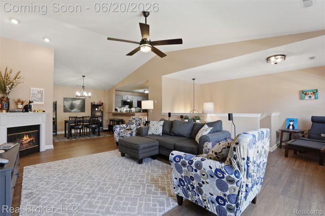 29717 Nottingham Circle, Livonia, MI 48152