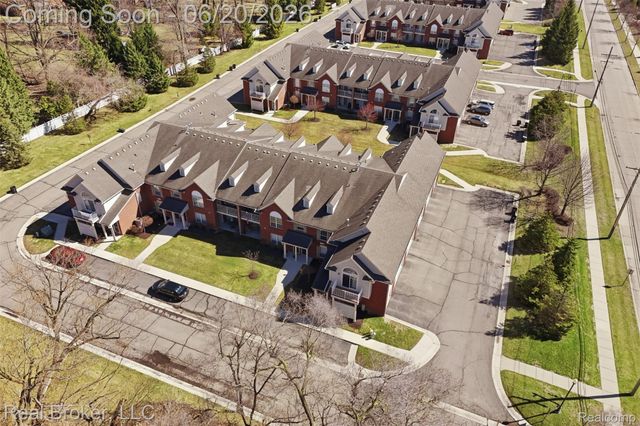 29717 Nottingham Circle, Livonia, MI 48152