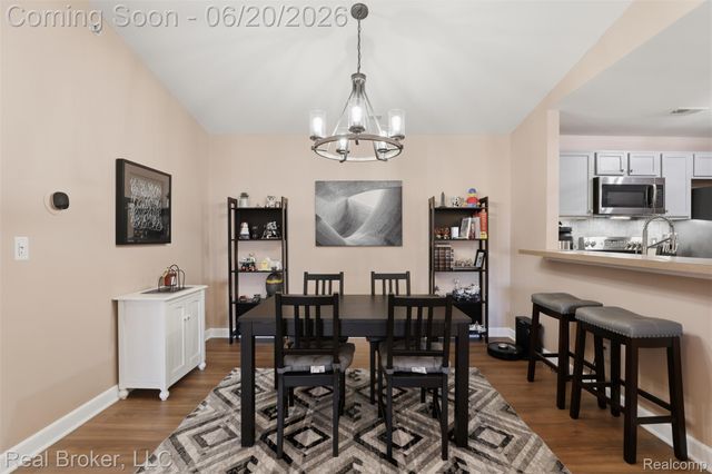 29717 Nottingham Circle, Livonia, MI 48152