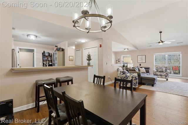 29717 Nottingham Circle, Livonia, MI 48152