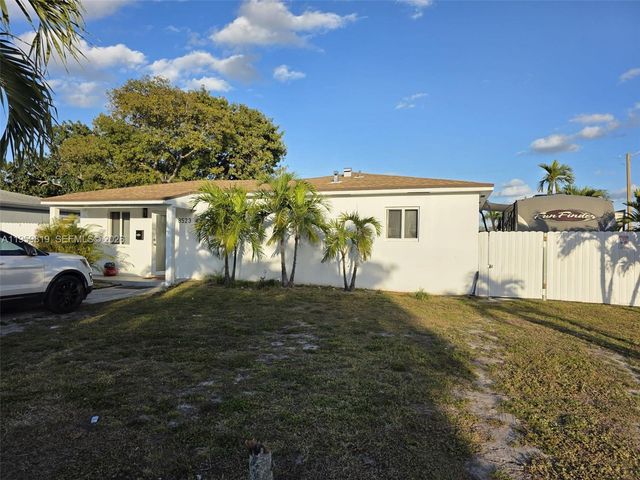 8523 NW 35th Pl, Miami, FL 33147