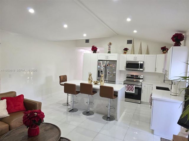 8523 NW 35th Pl, Miami, FL 33147