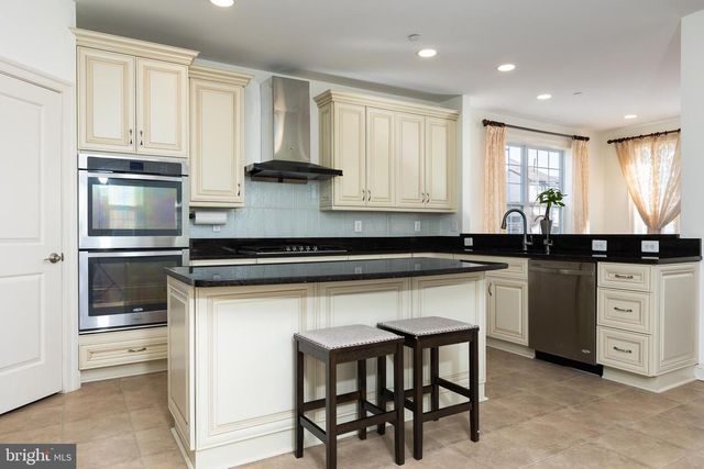 215 N VAN BUREN ST, Rockville, MD 20850