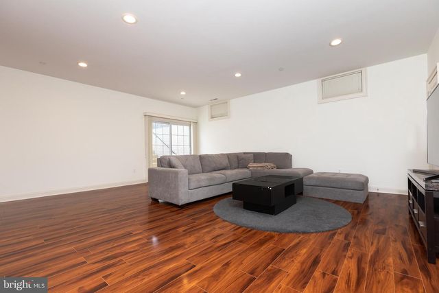 215 N VAN BUREN ST, Rockville, MD 20850