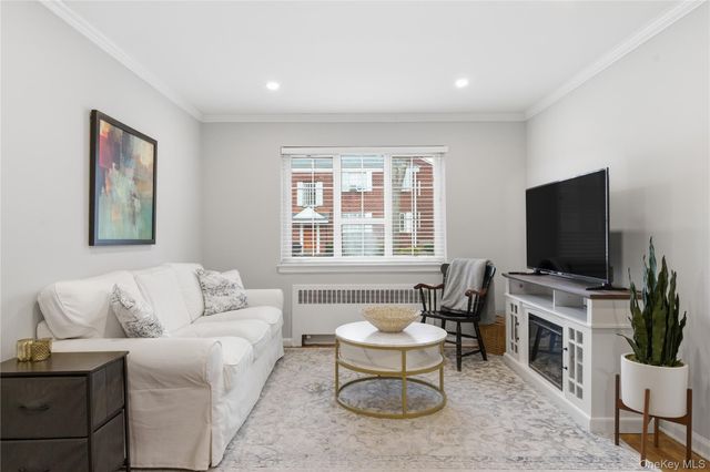 22 Nathan Hale Drive 80A, Huntington, NY 11743