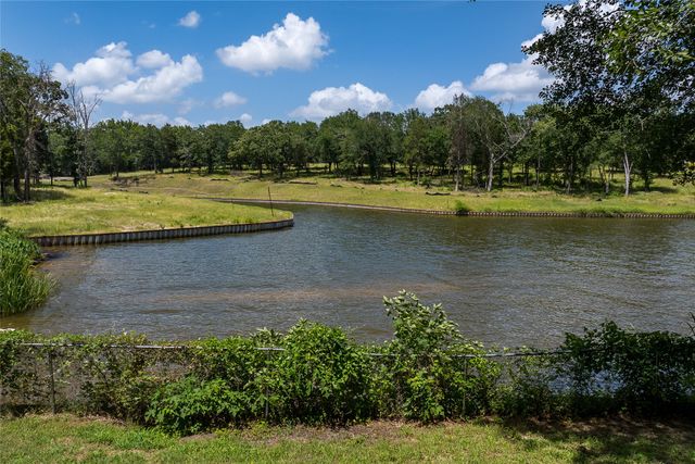 134 Meandering Way, Mabank, TX 75156