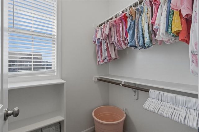 647 SW Crestview Drive, Grain Valley, MO 64029