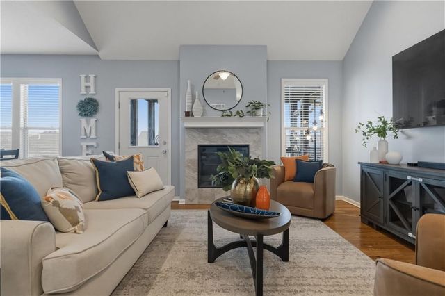 647 SW Crestview Drive, Grain Valley, MO 64029