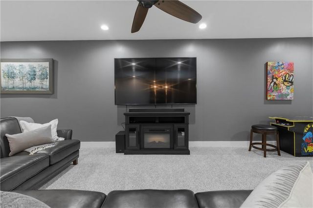 647 SW Crestview Drive, Grain Valley, MO 64029