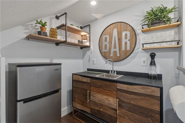 647 SW Crestview Drive, Grain Valley, MO 64029