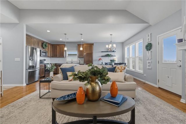 647 SW Crestview Drive, Grain Valley, MO 64029