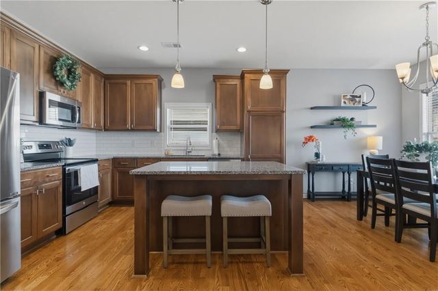 647 SW Crestview Drive, Grain Valley, MO 64029