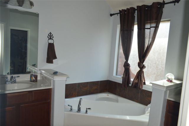 3965 Hunter Peak Road, Fort Worth, TX 76262