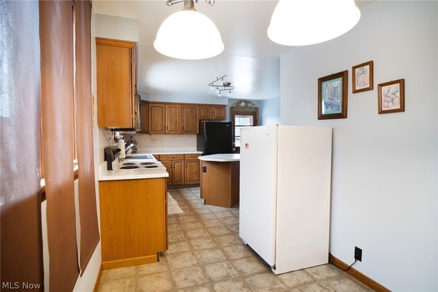 11 Pacific Road NE, Carrollton, OH 44615